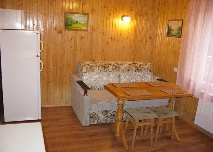 Cottage house Yaremche Exterior photo